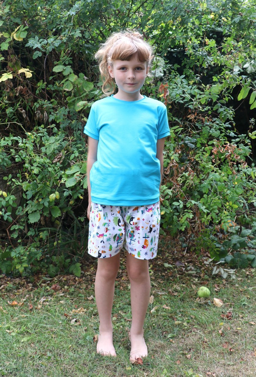 Sewing inspiration: elasticated waist kids shorts pattern